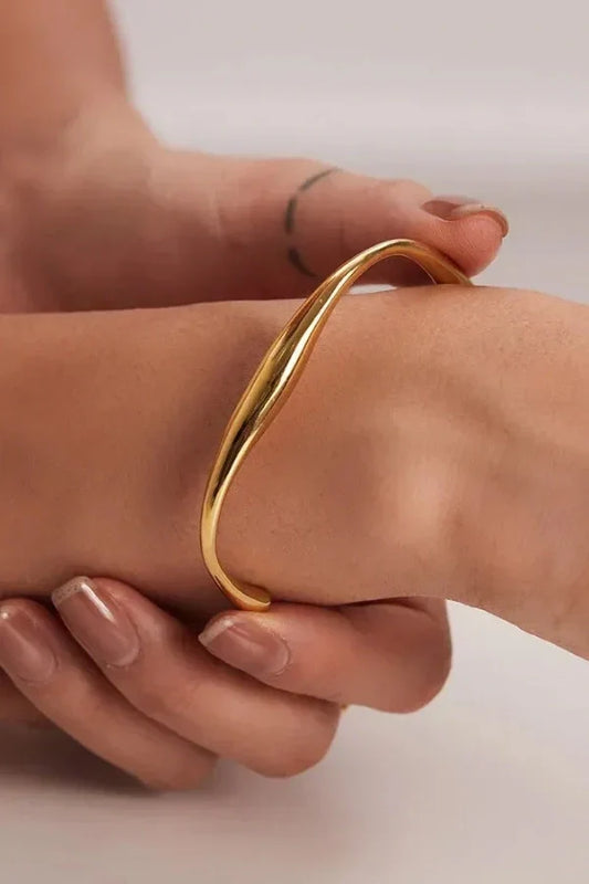 Amy - Women's Gold Bangle Elegant Jewellery Bracelet - photo 2