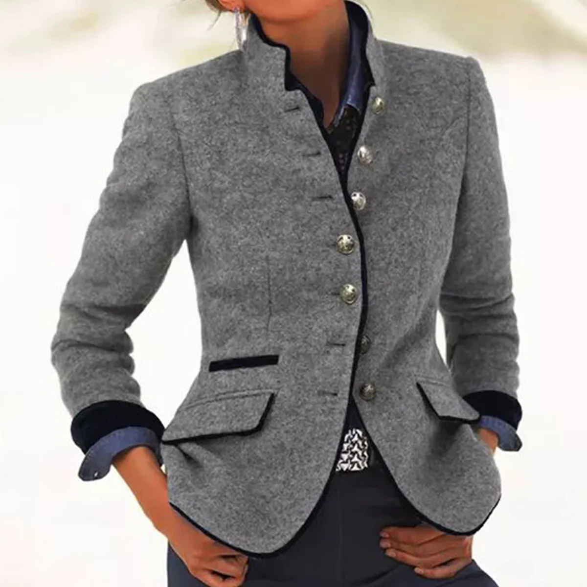 Mathilde - Women's Pockets Buttoned Blazer - photo 3