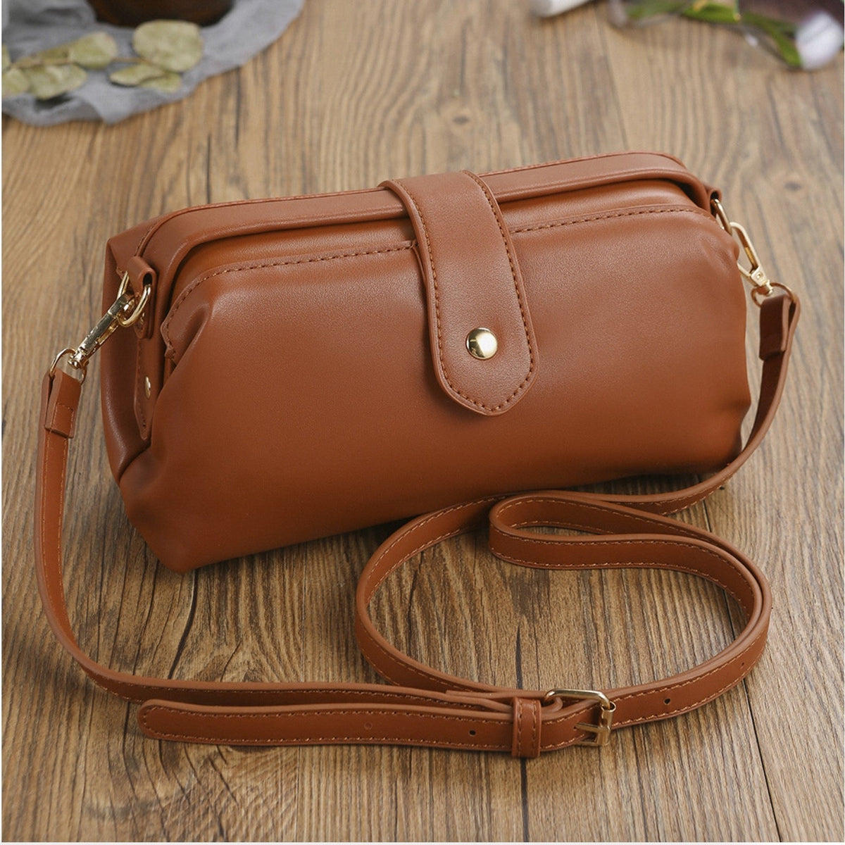 Estelle - Women's Crossbody Strap Lightweight Bag - photo 7