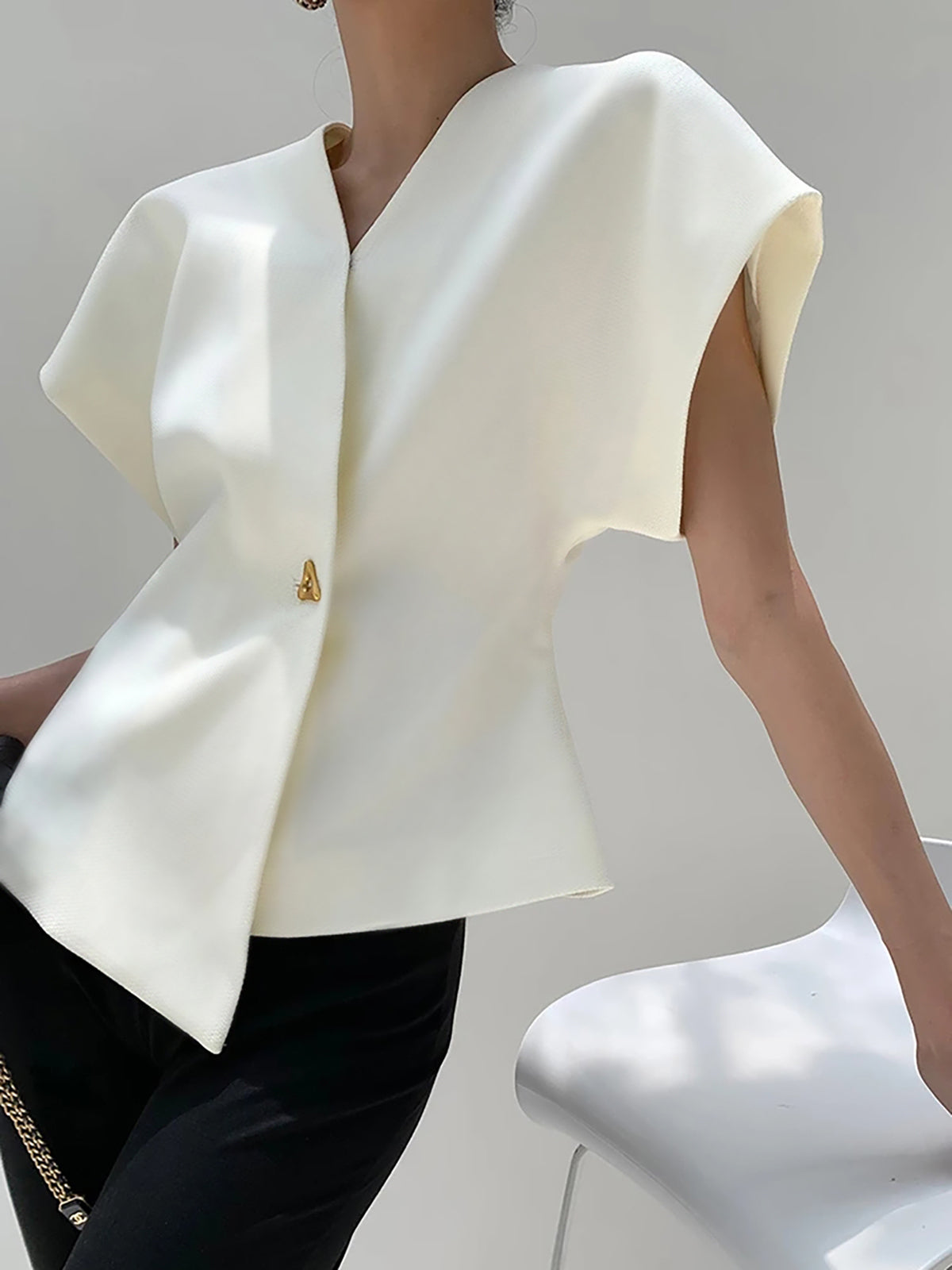 Rosalie - Women's V-neck Medium Top