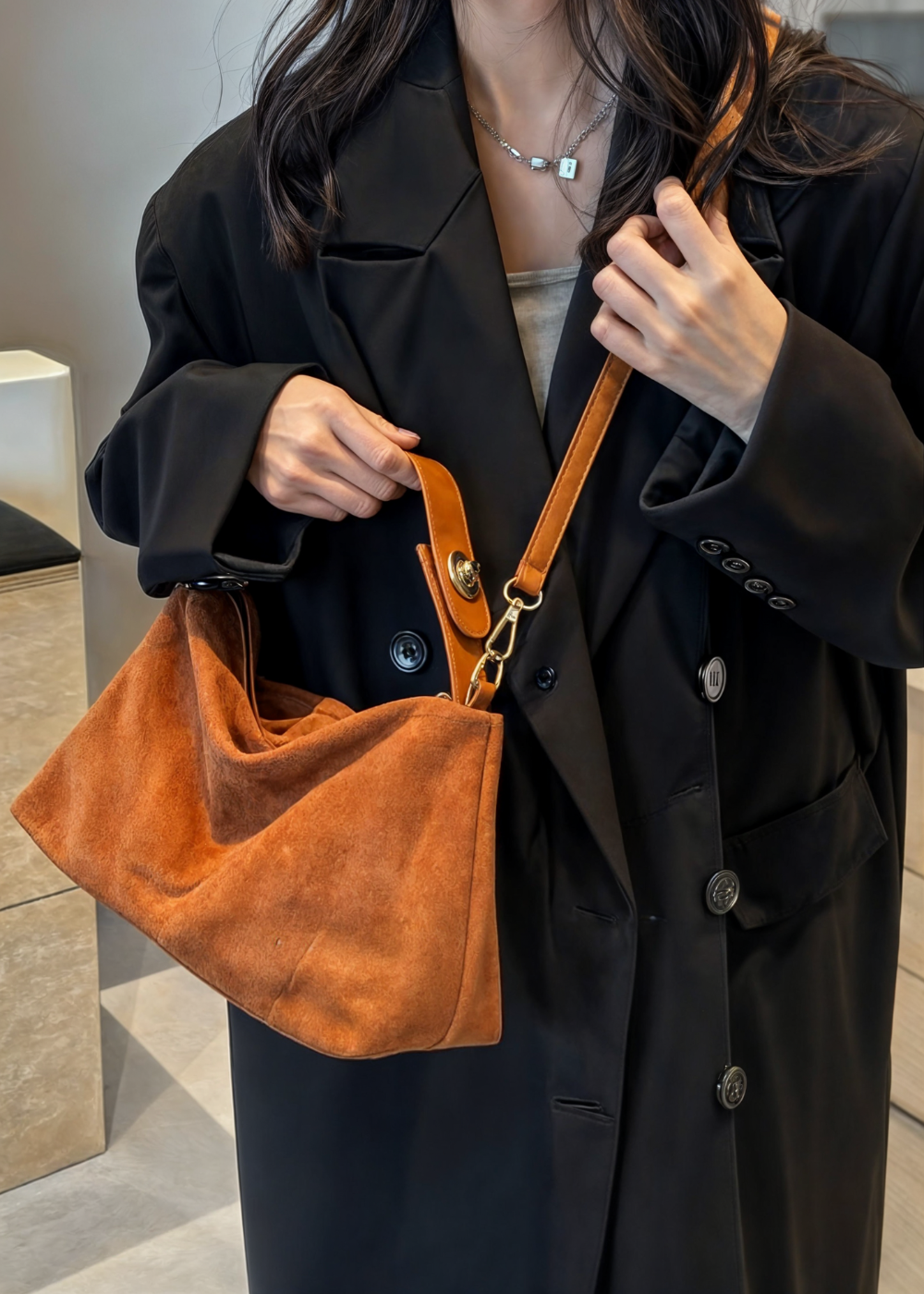 Luna - Women's Faux Suede Bag MM - photo 6
