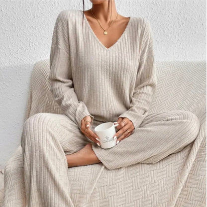 Margaux - Women's V-Neck Ribbed Set - photo 2