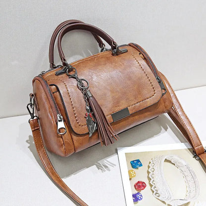 Greta - Women's Crossbody Strap Bag - photo 4