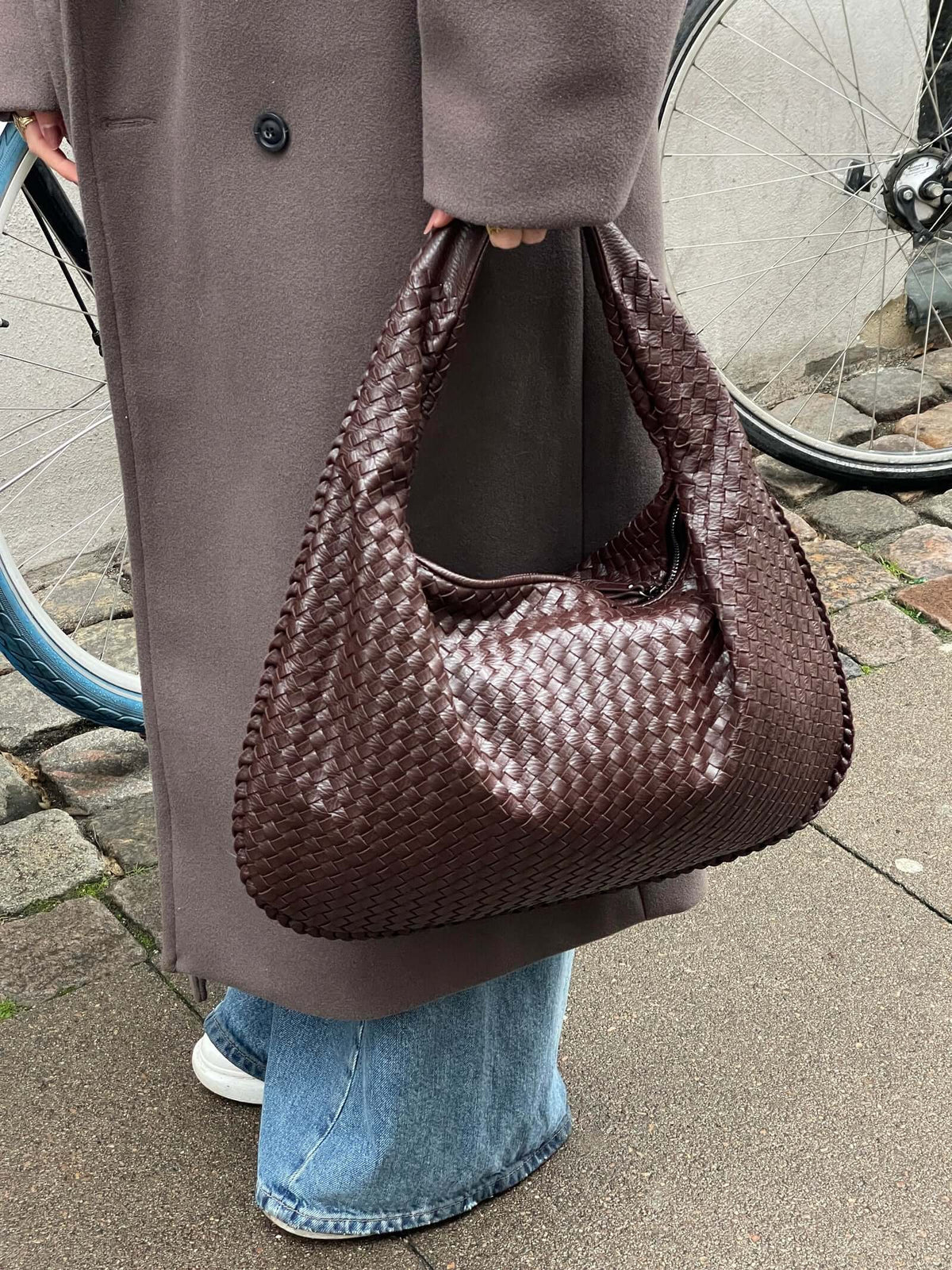 Martha - Women's Woven Shoulder Bag XL - photo 25
