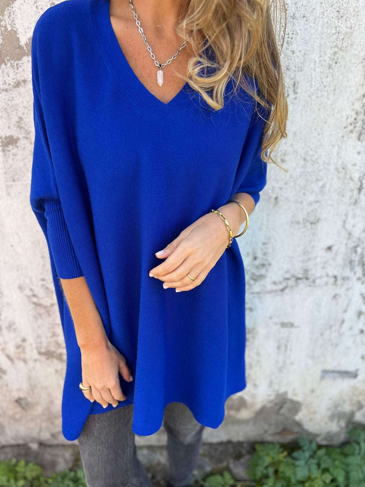Delphine - Women's Oversized V-Neck Sweater - photo 4