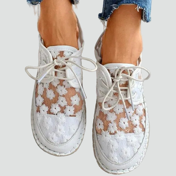 Saskia - Women's Lace Embroidered Shoes - photo 1