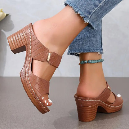 Elspeth - Women's Comfort Mid Sandal - photo 4