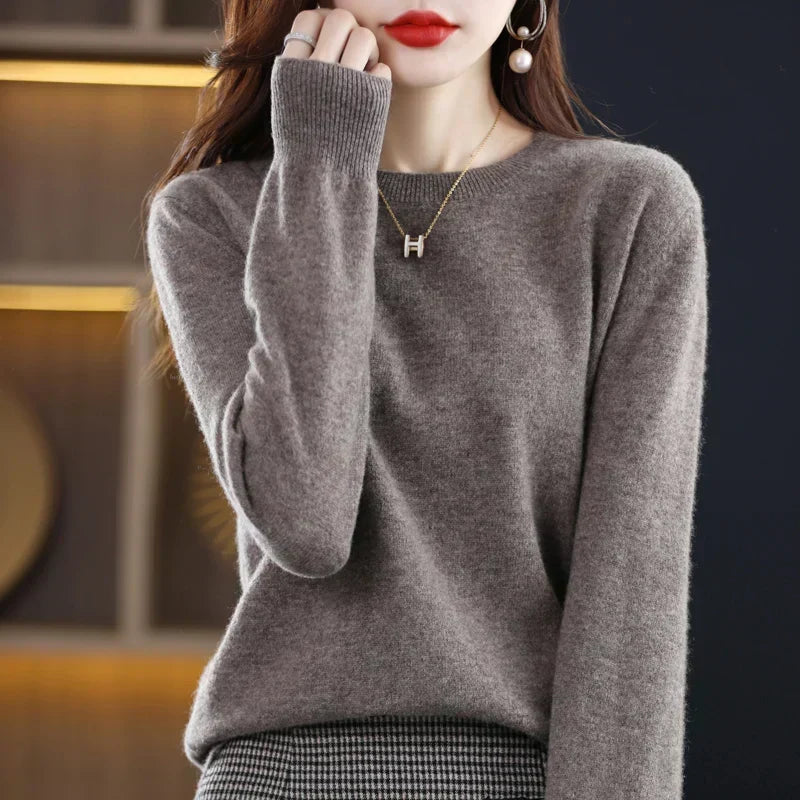 Winnifred - Women's Slim Crew Sweater - photo 4